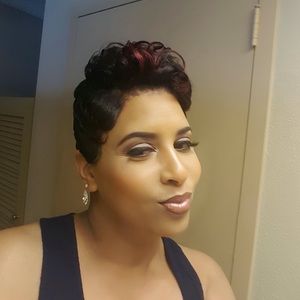 Meet your Posher, Denea